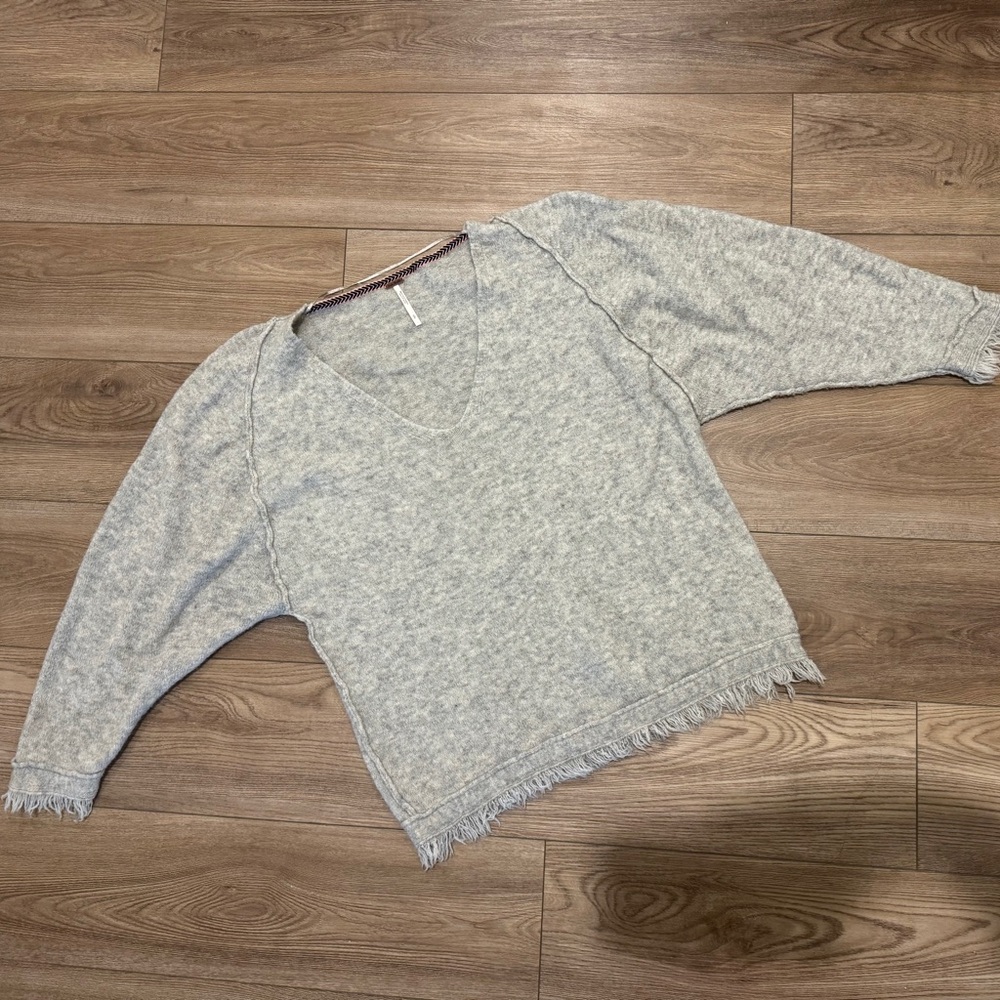 Free People Gray V-Neck Sweater Relaxed Fit